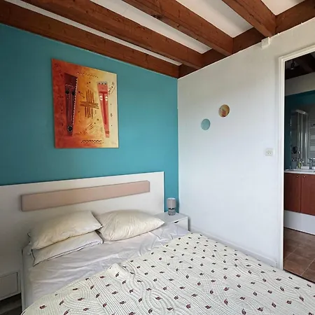 Duplex With Terrace Near * Merville-Franceville-Plage